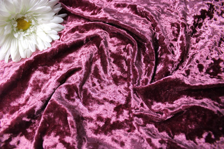 Бархат: преимущества и недостатки ткани 01