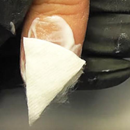 Как снять гель-лак пилкой дома. Как снять гель-лак специальной жидкостью