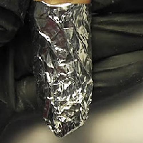 Как снять гель-лак пилкой дома. Как снять гель-лак специальной жидкостью