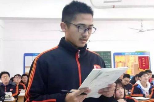 Дневник китайского школьника. Китайский школьник учился на каникулах по 17 часов в день