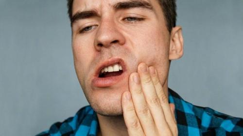 Может ли вывих челюсти пройти сам. Вывих челюсти: симптомы и лечение