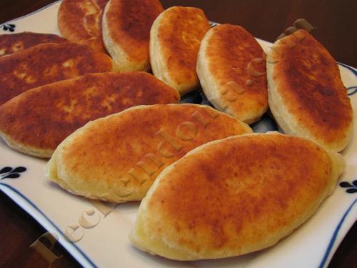 Пирожки жареные из творожного теста с яблоками. Жареные творожные пирожки с яблоками