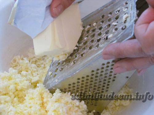 Королевский пирог с творогом и маслом