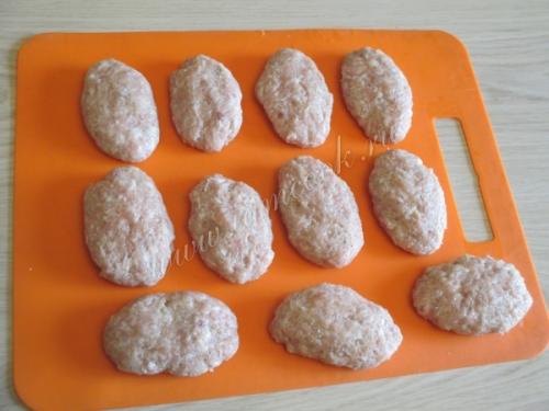 Как приготовить столовские котлеты в духовке. Котлеты «Школьные»