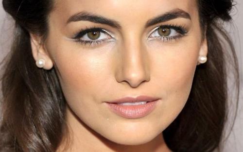 Как рисовать стрелки для глаз с опущенным уголком. Как определить свою форму глаз