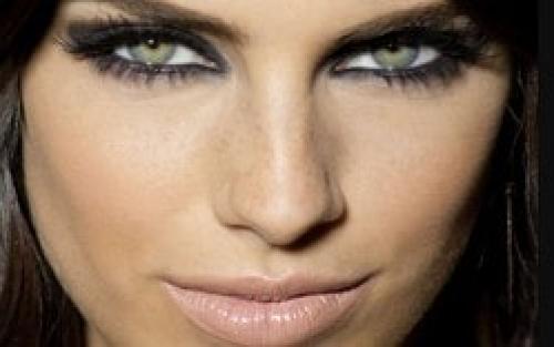 Как рисовать стрелки для глаз с опущенным уголком. Как определить свою форму глаз