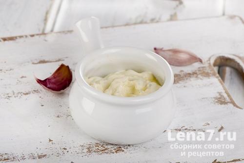 Соус для салата Цезарь. Соус для салата «Цезарь»: рецепты заправки