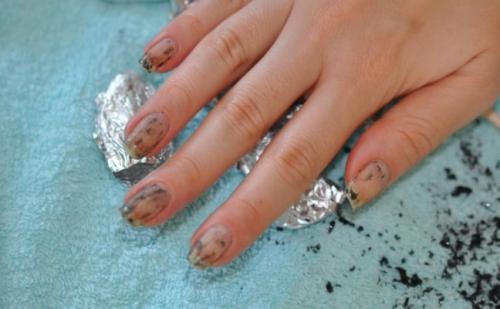 Как снять гель-лак с укреплением. Как снять гель-лак с ногтей и не травмировать их