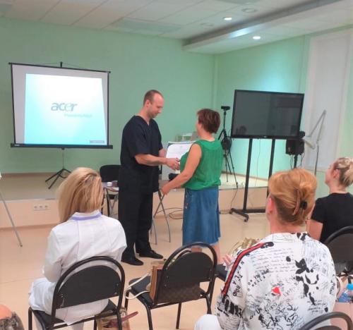 Чем полезен массаж лица. Когда необходимо задуматься о массаже лица 01 Чем полезен массаж лица. Когда необходимо задуматься о массаже лица 01