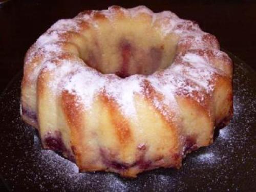 Пирог с вишней на кефире с манкой. Как испечь манник с вишней на кефире, рецепт