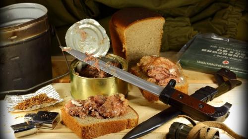 Советские простые столовские салаты. Вторые блюда, салаты и закуски