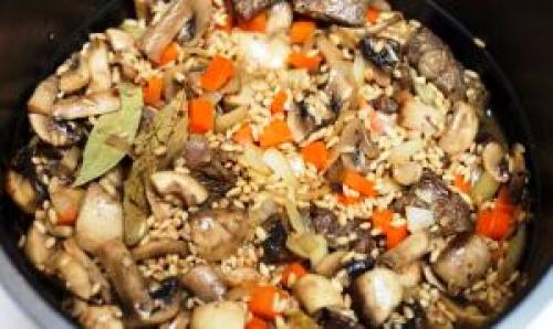 Перловка с грибами и мясом в мультиварке. Перловка с мясом и грибами в мультиварке