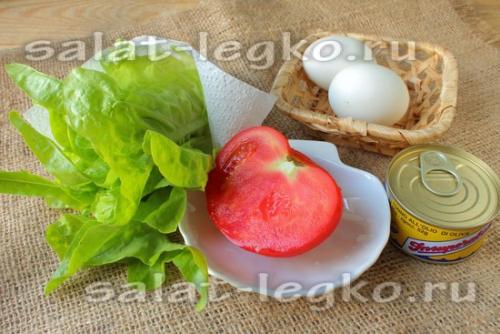 Салат с тунцом и помидорами. Салат с консервированным тунцом, яйцами и помидорами