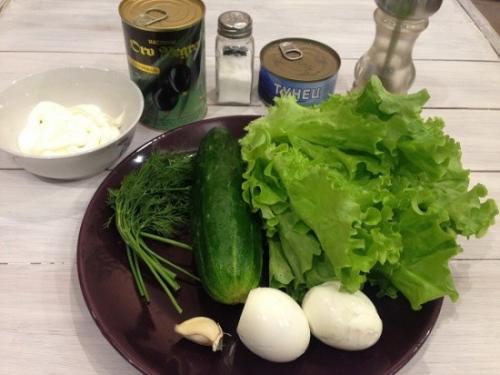 Салат с тунцом и огурцом и яйцом. Салат с тунцом, огурцом и яйцом диетический