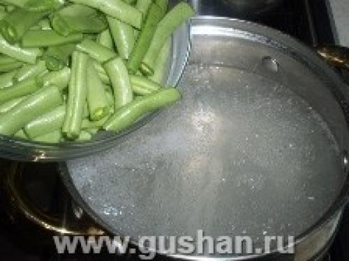 Салат с консервированным тунцом и стручковой фасоли. Салат с тунцом и стручковой фасолью