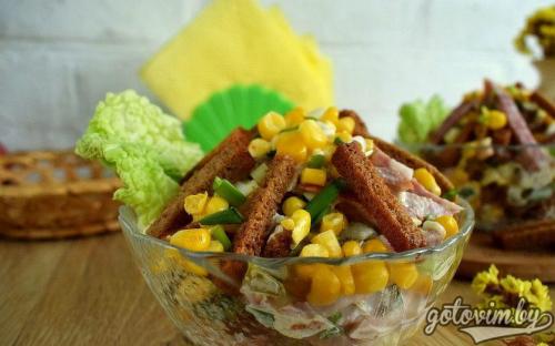 Салат иришка с сухариками кукурузой и ветчиной рецепт. Салат "Иришка" с сухариками