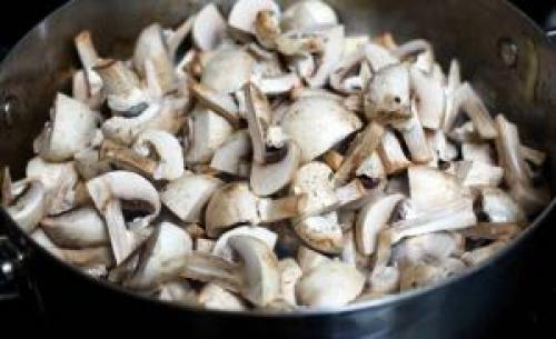 Перловка с грибами и мясом в мультиварке. Перловка с мясом и грибами в мультиварке