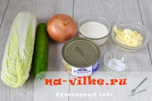 Салат с тунцом и пекинской капустой. Ингредиенты: