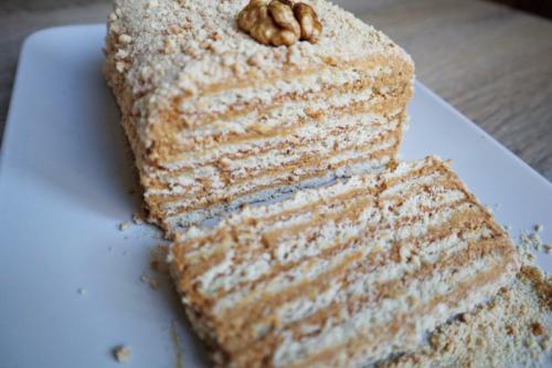 Торт без выпечки с творогом и сгущенкой.