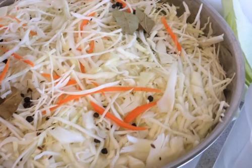МОМЕНТАЛЬНАЯ квашеная капуста в банке рецепт. Капуста квашеная быстрого приготовления