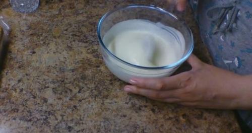 Торт без выпечки из печенья и сметаны. Общие правила выбора продуктов и приготовления