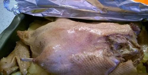 Как правильно запекать утку в духовке с картошкой. Блюдо, достойное праздничного стола