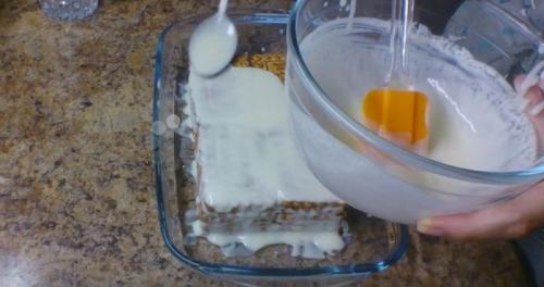 Торт без выпечки из печенья и сметаны. Общие правила выбора продуктов и приготовления