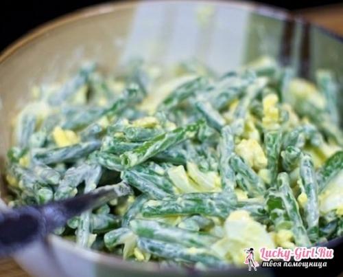 Стручковая фасоль с курицей и яйцом. Полезный салатик на каждый день