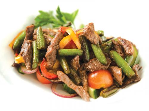 Теплый салат с говядиной и стручковой фасолью. Сытный и вкусный салат из стручковой фасоли с мясом