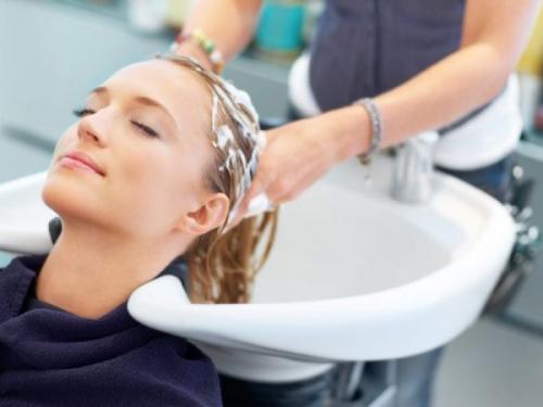 Ошибки в уходе за кожей головы. 5 самых распространённых ошибок в уходе за светлыми волосами