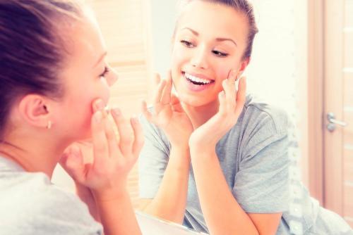 Ошибки в уходе за кожей которые вызывают прыщи. Миф 10: Чем больше лекарственных средств — тем лучше