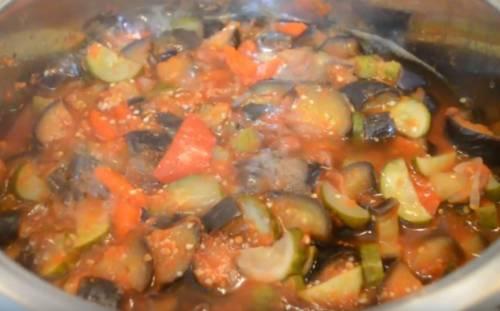 Салат на зиму из баклажан и болгарского перца. Вкусный салат из баклажанов с огурцами и перцем — заготовка на зиму