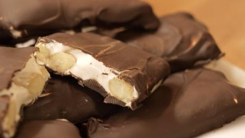 Мягкая нуга рецепт в домашних условиях. Как приготовить в домашних условиях нугу — рецепты