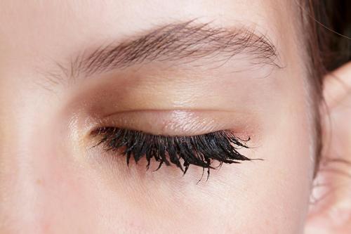 Статьи про нарощенные ресницы. Как избежать неестественного эффекта: 5 фактов о наращивании ресниц