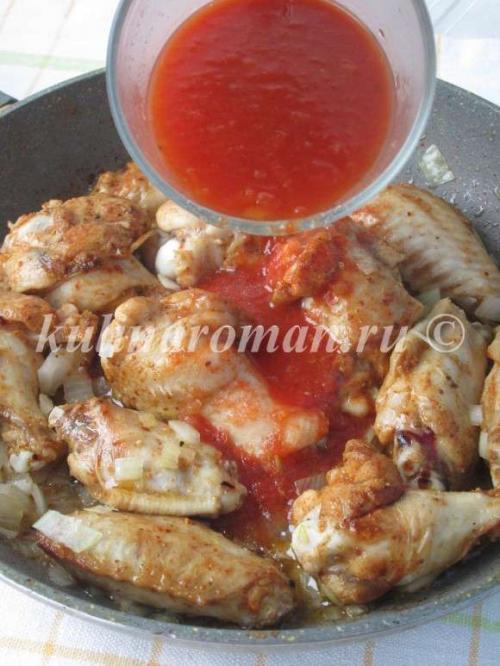 Стручковая фасоль с курицей в томатном соусе. Ингредиенты: