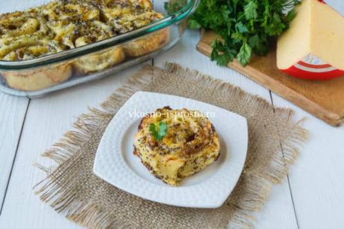 Улитки из слоеного теста с сыром и ветчиной