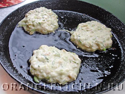 Оладьи из яблок без яиц. Кабачковые оладьи без яиц с яблоками