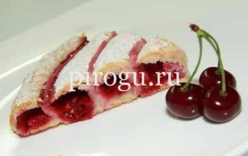 Пирог улитка из готового слоеного теста с вишней. Вишневый пирог Улитка на кефире