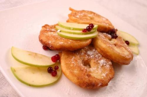 Яблочные оладьи для детей рецепт. Яблочные колечки  – лучший рецепт как у бабушки