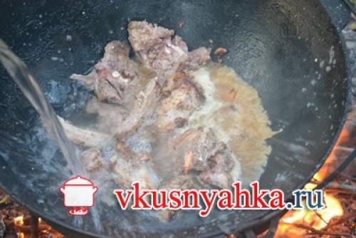 В казане на природе. Рецепт 1: шурпа в казане на костре (пошаговые фото)