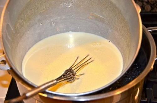 Торт медовик с тонкими коржами и заварным кремом. Торт медовик с заварным кремом: классический пошаговый рецепт с фото