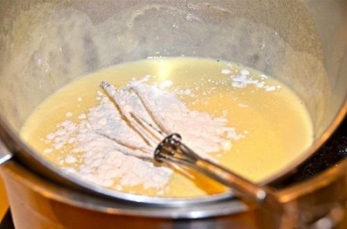 Торт медовик с тонкими коржами и заварным кремом. Торт медовик с заварным кремом: классический пошаговый рецепт с фото