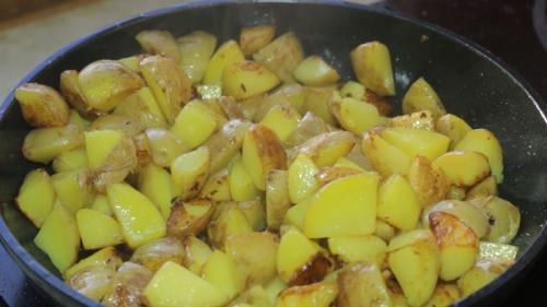 Азу по-татарски в казане на костре