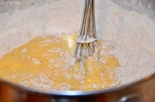 Торт медовик с тонкими коржами и заварным кремом. Торт медовик с заварным кремом: классический пошаговый рецепт с фото