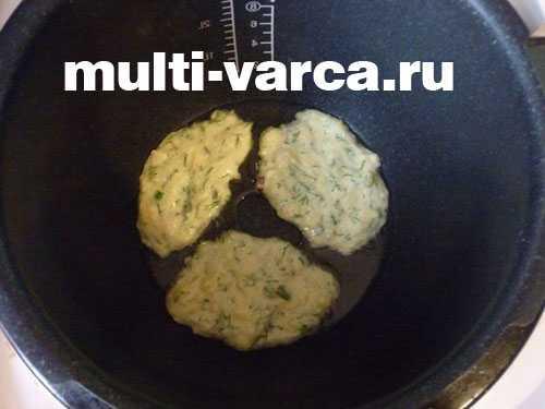 Оладьи из кабачков для детей в мультиварке. Оладьи из кабачков