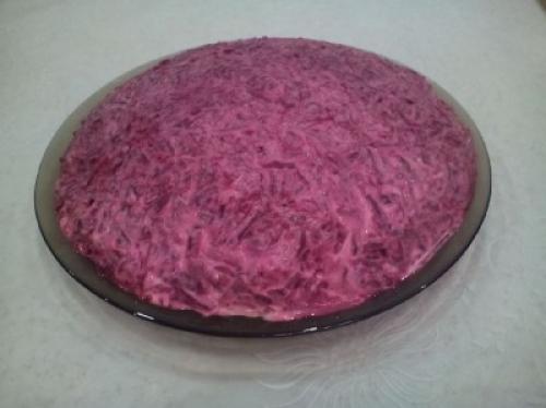 Селедка под шубой по королевски с копченой скумбрией. Скумбрия копчёная под шубой