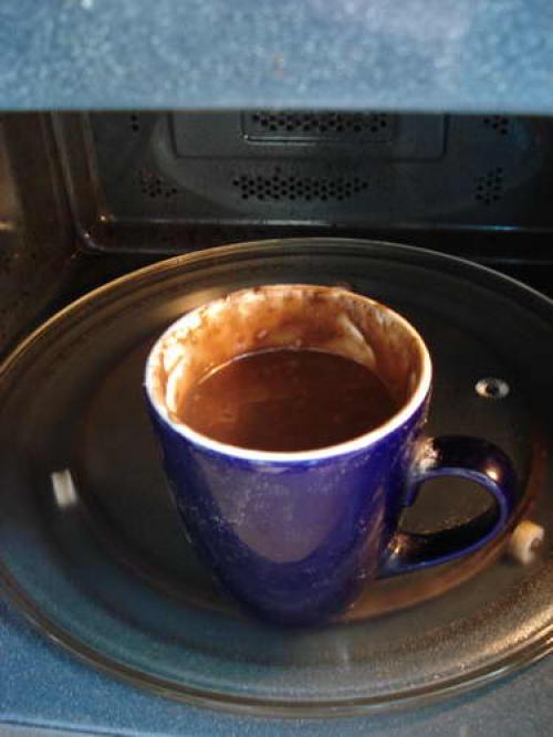 Тортик в кружке в микроволновке.