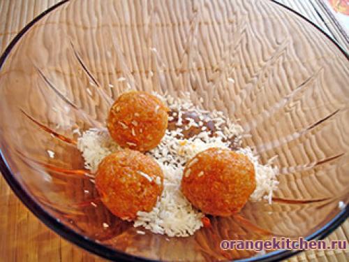 Морковно кокосовые шарики. Вегетарианские сладкие морковные шарики
