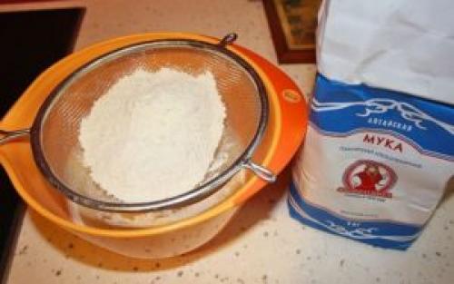 Воздушный яблочный пирог. Воздушная яблочная шарлотка