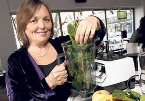 Сыроедение с Викторией Бутенко — зеленые коктейли, их польза и вред